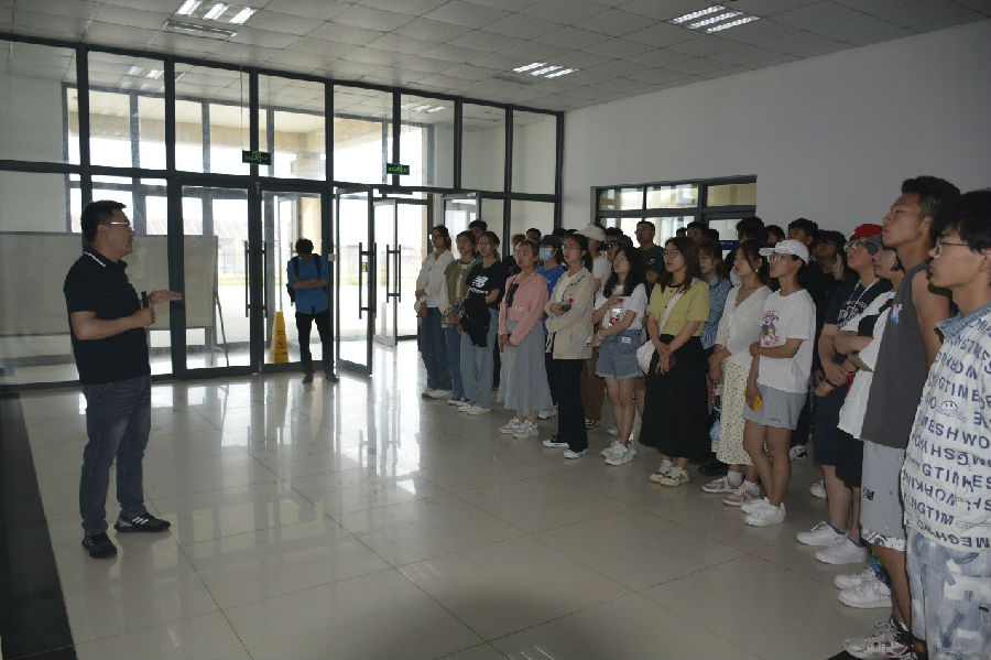 烟台大学海洋学院师生赴牟平站开展实践活动